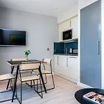 Aparthotel Staycity 4*