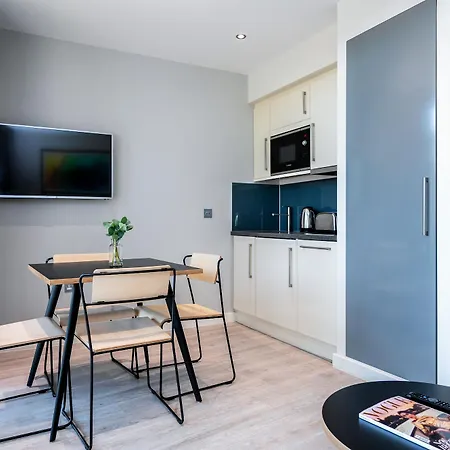 Ξενοδοχείο με διαμερίσματα Staycity 4*