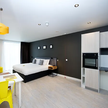 Ξενοδοχείο με διαμερίσματα Staycity 4*