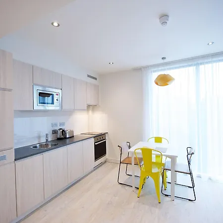 Ξενοδοχείο με διαμερίσματα Staycity 4*