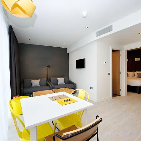 Staycity Ξενοδοχείο με διαμερίσματα 4*