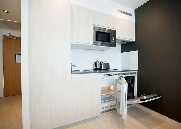 Aparthotel Staycity 4*