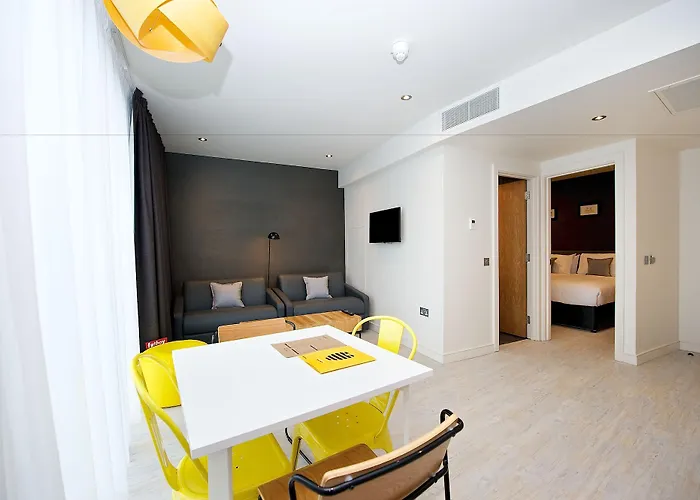 Staycity Aparthotel 4*