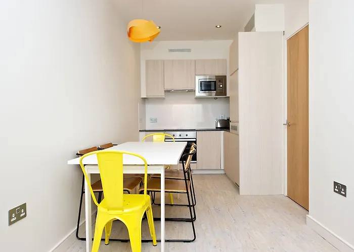 Aparthotel Staycity 4*