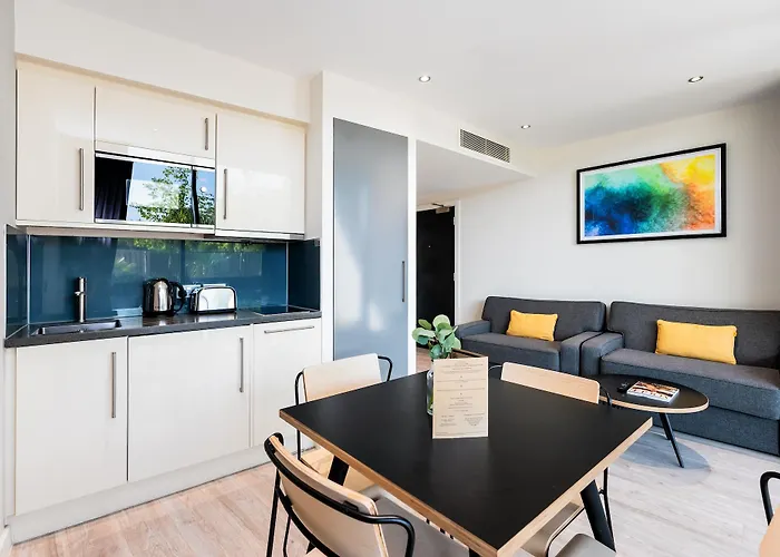 Aparthotel Staycity 4*